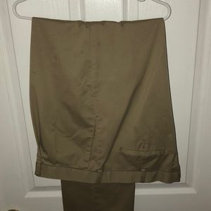 Roundtree and Yorke 42Wx34L